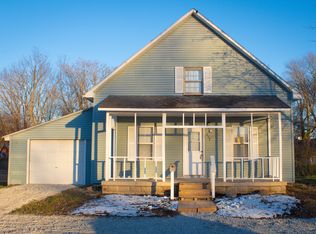 215 N 6th St, Clinton, IN 47842