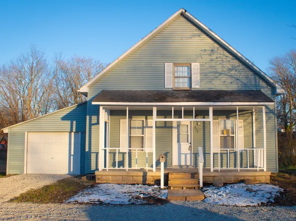 215 N 6th St, Clinton, IN 47842