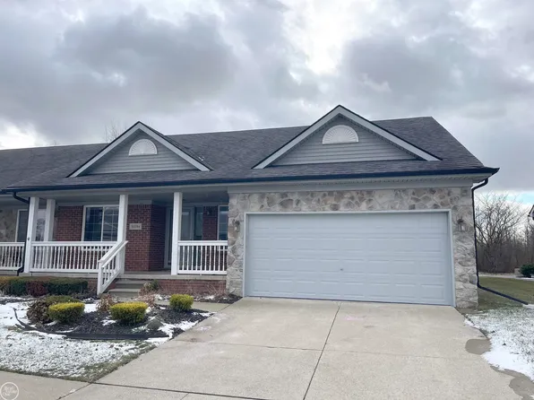 30084 Prospect St, Chesterfield, MI 48051