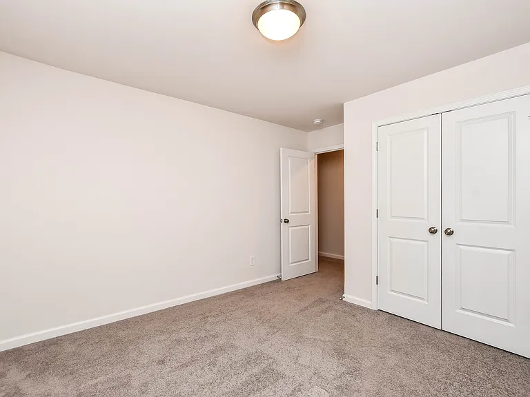 106 Crestwind Dr — Photo 32