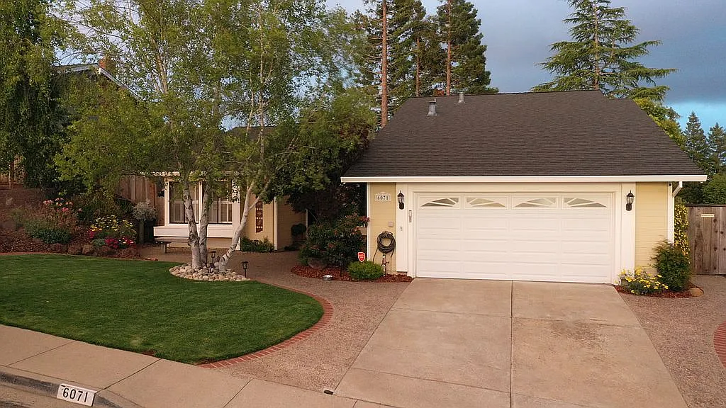 6071 Skyfarm Dr photo 1