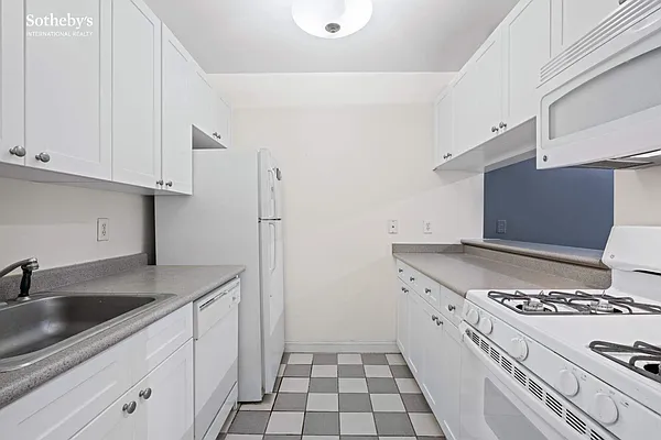 Rented by Sotheby's International Realty | media 3