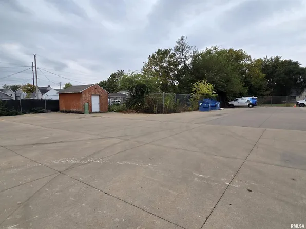112 N 2nd St, Clinton, IA 52732