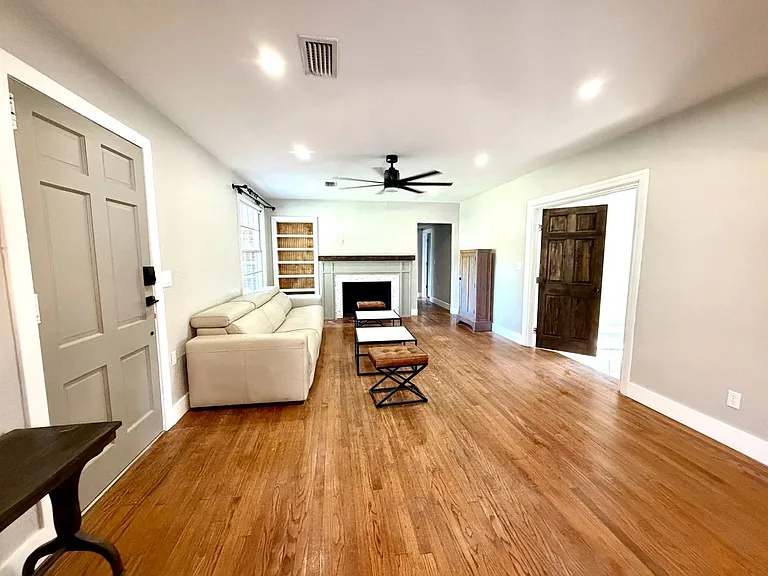 1760 Mayview Rd — Photo 3