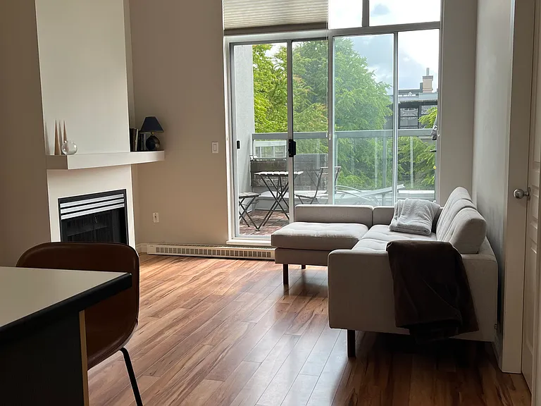 2288 Marstrand Ave — Photo 2
