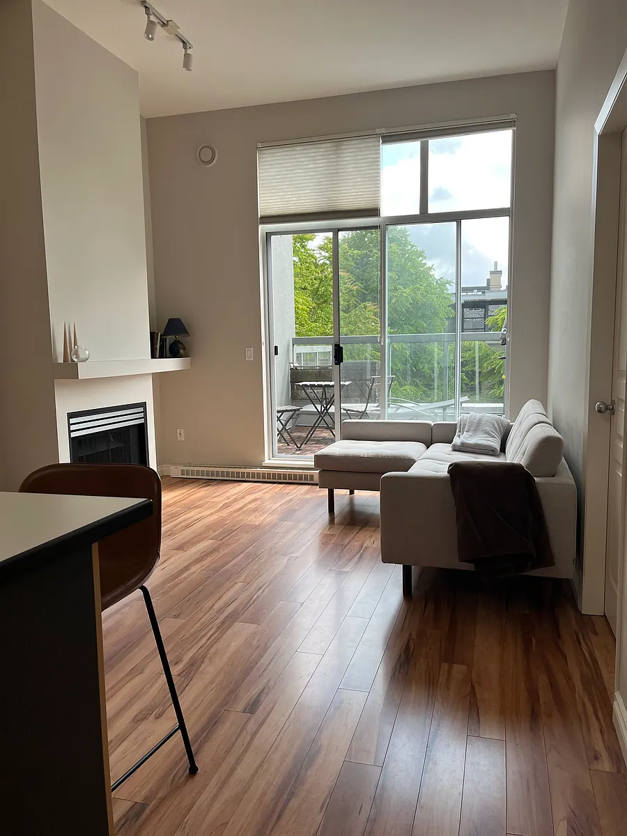 Building Photo - 2288 Marstrand Ave