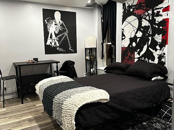 living/bedroom area