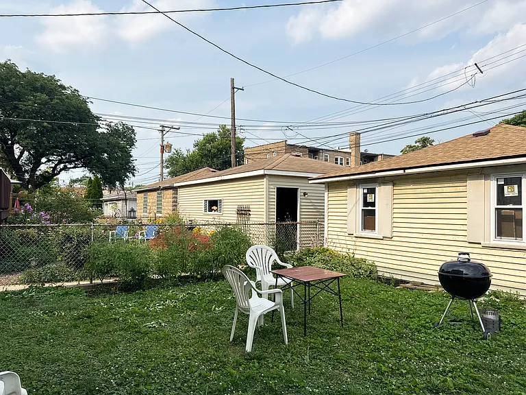 Shared Yard