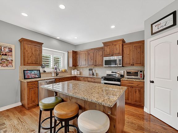 3rd image of 7253 S Viansa Ct