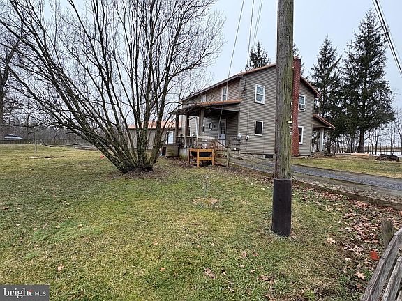 3rd image of 961 Woodland Rd