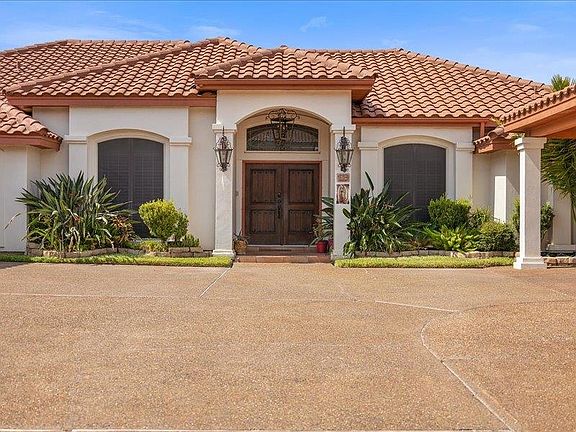 3rd image of 104 Omeara Cir