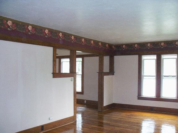 4th image of 1530 S Carroll Ave