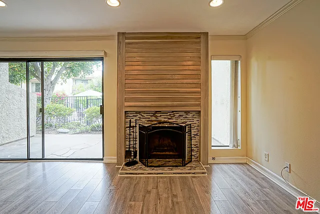 3 bed, 2.5 bath, 1390 sqft, $3,950 — Photo 4