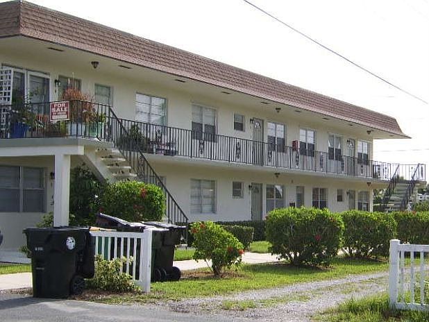 1st image of 230 S Lakeside Dr APT 1