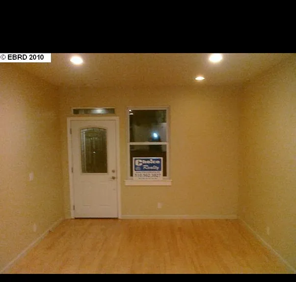 920 54th Ave — Photo 3