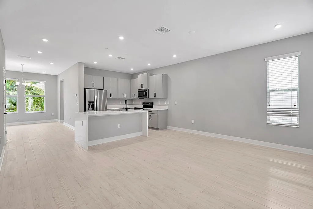 3 bed, 1620 sqft, $3,590 — Photo 4