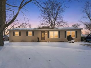312 N Park Ln, Butler, IN 46721