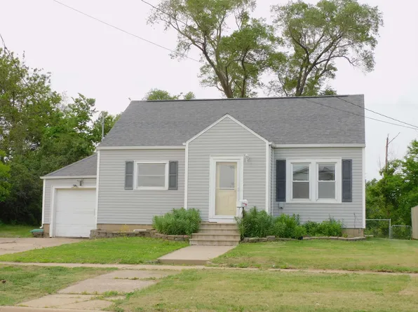 311 W Marion St, Manchester, IA 52057