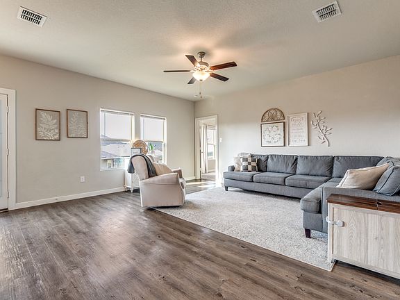 5th image of 2427 Valencia Crst