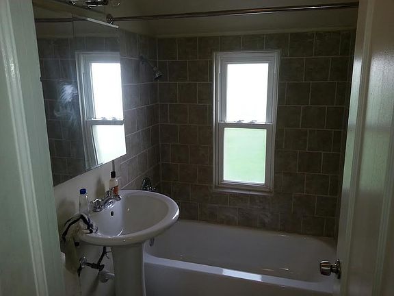 5th image of 2704 W 90th Pl