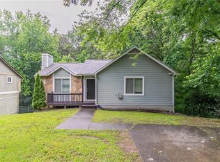 2654 Laurel View Dr, Snellville, GA 30039