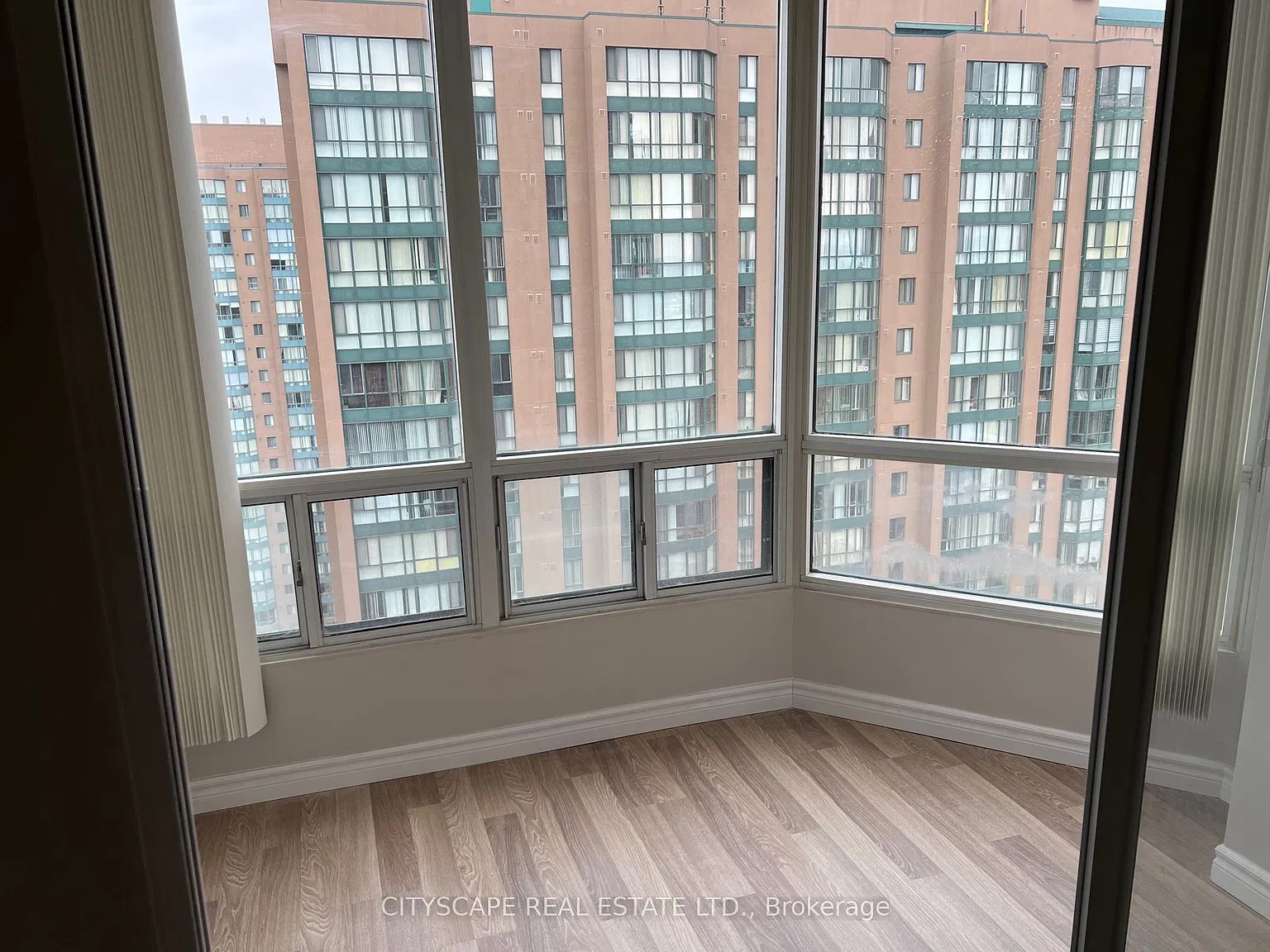 3 bed, $2,599 — Photo 4