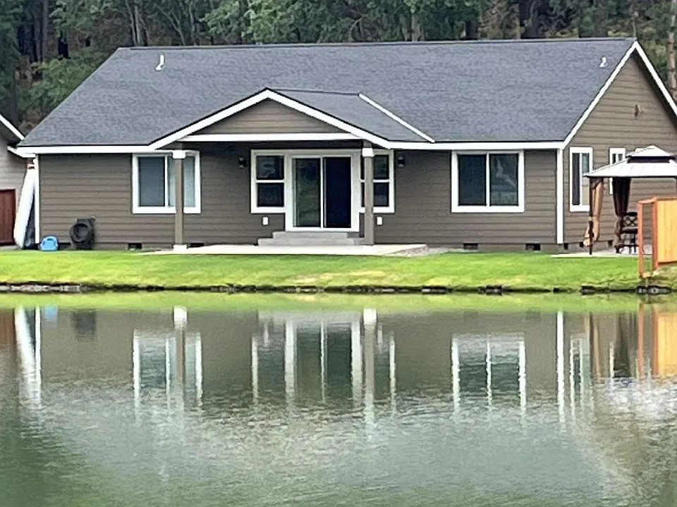 821 Twin Lakes Rd