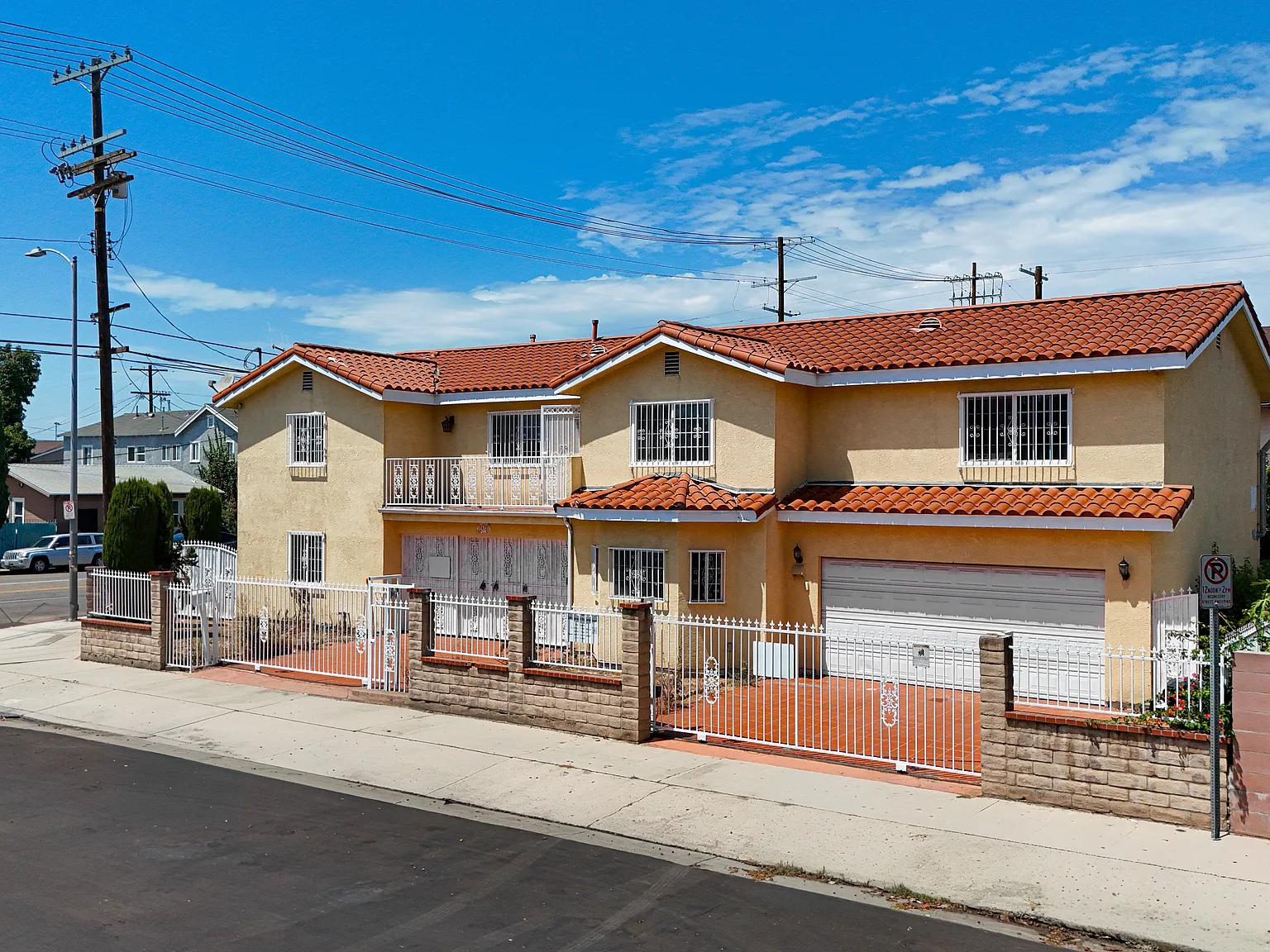 8 bed, 2679 sqft, $5,000 — Photo 2