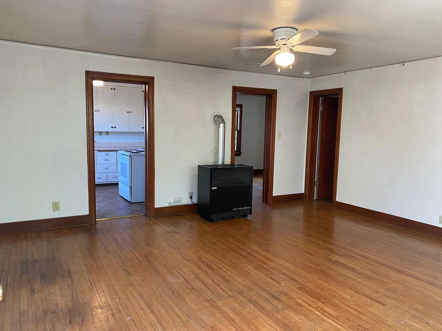 2 bed, 875 sqft, $1,795 — Photo 2