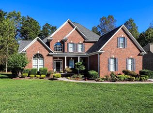 2407 Lake Oak Ct, High Point, NC 27265