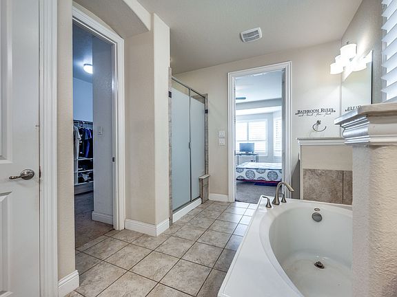 4th image of 7340 Beranger Dr