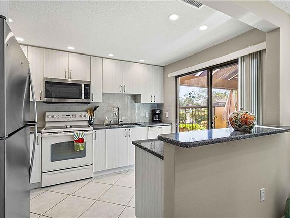 5th image of 5257 MYRTLE WOOD #29