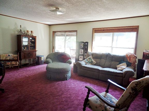 3rd image of 121 Bonita St