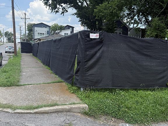 4th image of 13 Perkins St