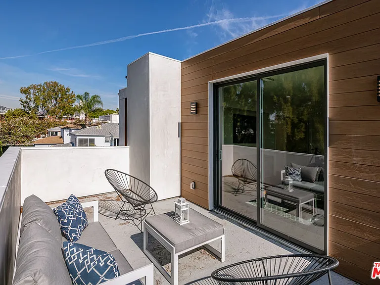 836 N McCadden Pl — Photo 19