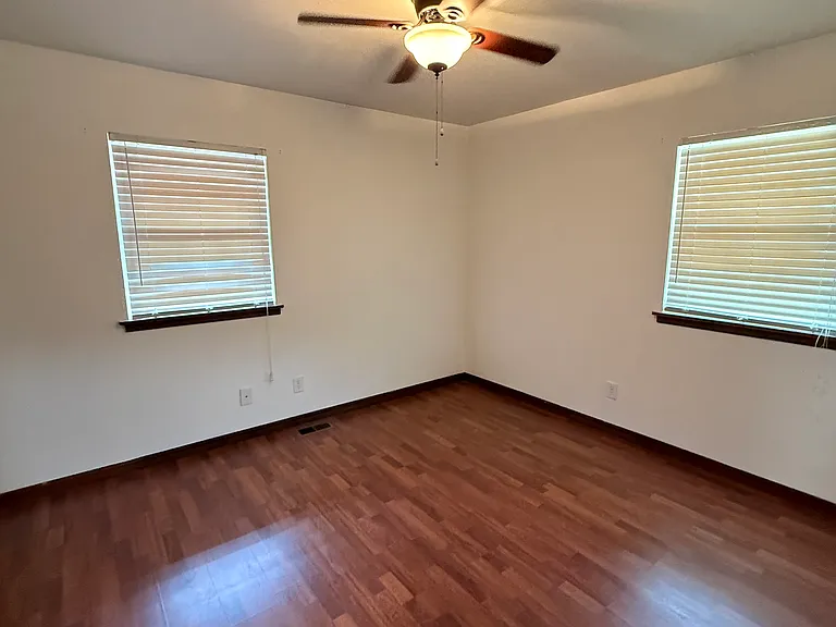 2517 Larkspur Ln — Photo 20