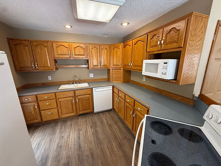 58267 Corticelli Rd — Photo 3