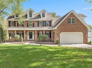 6125 S Madison St, Burr Ridge, IL 60527