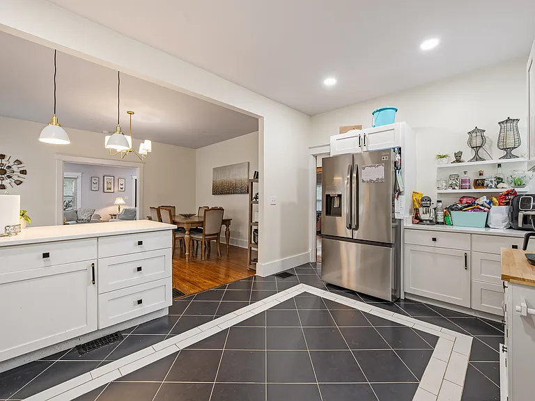 2111 Lowell Ave — Photo 15