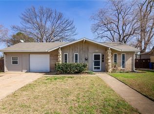 1704 Oak Lake Dr, Irving, TX 75060