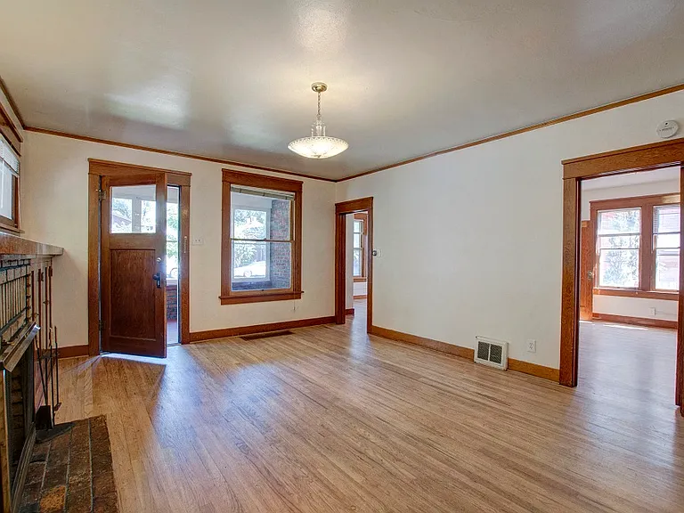 1810 Walnut St — Photo 11