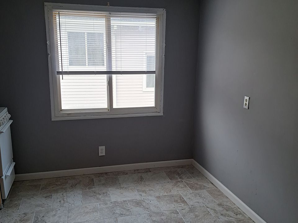 1st image of 246 Parkridge Ave Floor 2