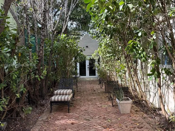 231 Salamanca Ave #A, Miami, FL 33134