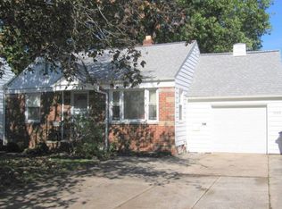 4863 Anderson Rd, Lyndhurst, OH 44124