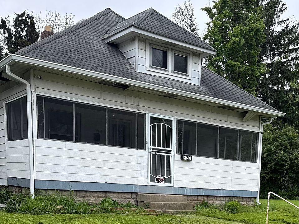 1st image of 923 W 32nd St