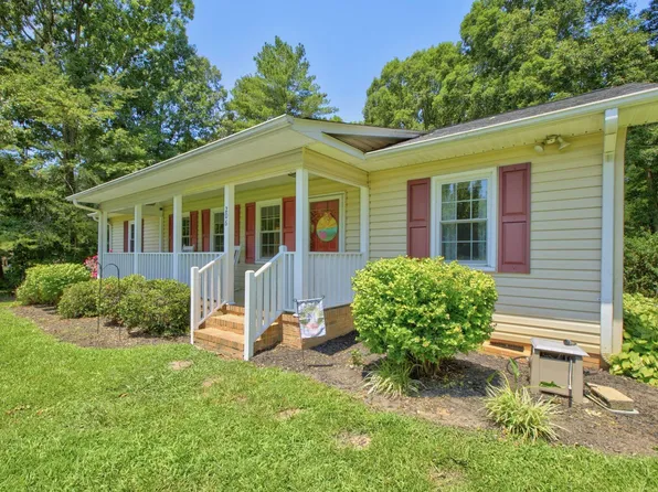 206 Cox Ridge Ct, Travelers Rest, SC 29690