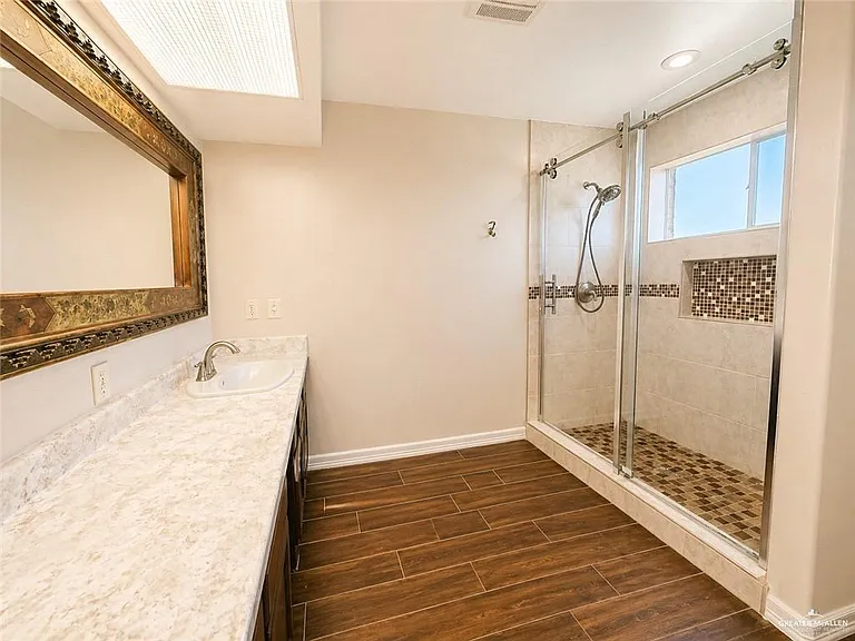 1711 Highland Park Ave — Photo 13