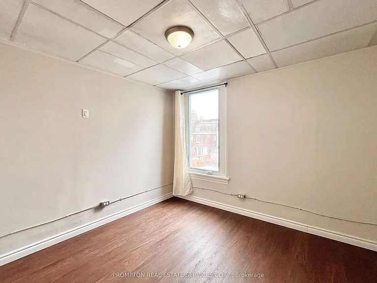 17 Winnifred Ave — Photo 39