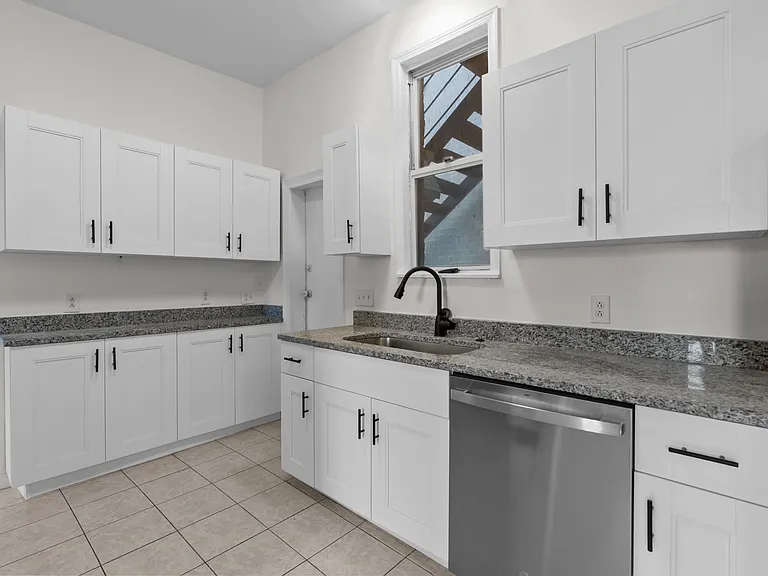 346 Fairfax Ave #1 — Photo 4