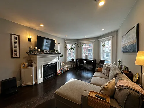682 E 8th St #1 Photo 1 682 E 8th St #1 Photo 1
